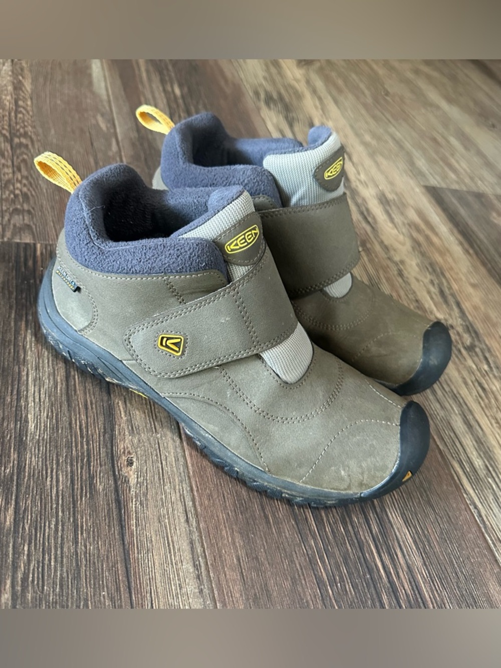 KEEN youth dry Kootenay II waterproof hiking boots youth size 6  boys girls